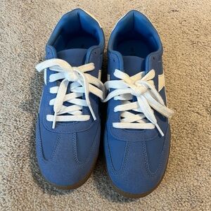 No Boundaries Blue sneakers- never worn
